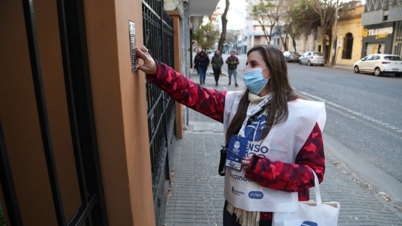 Las imágenes de los censistas haciendo su trabajo en Rosario este miércoles.