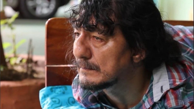 El hombre de 60 años no puede hacer prácticamente nada por su cuenta.