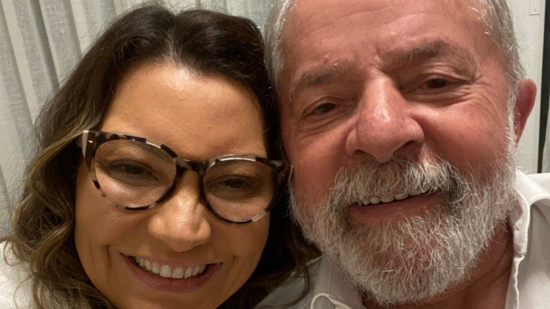 El ex presidente y su nueva pareja.