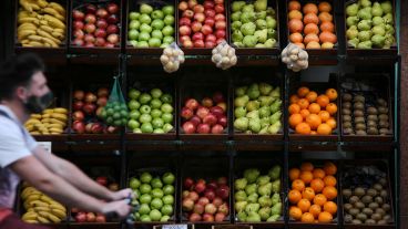 Por las frutas y verduras el consumidor pagó 3,7 veces más.