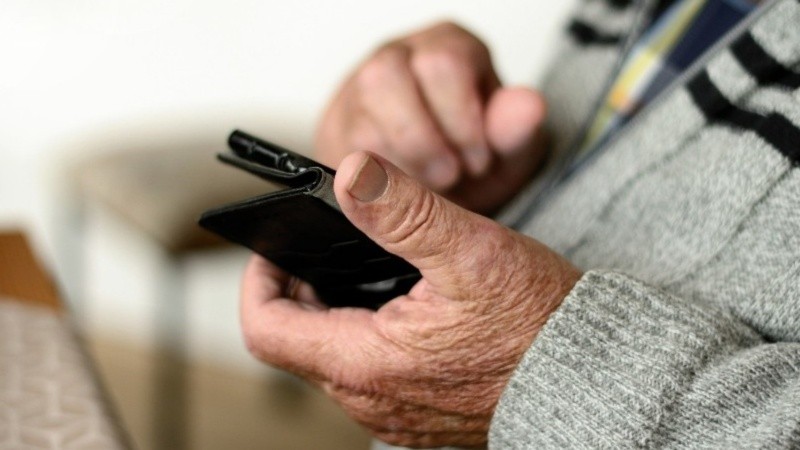 La víctima vivía solo y recibió un llamado de alguien que se hizo pasar por su hermana.