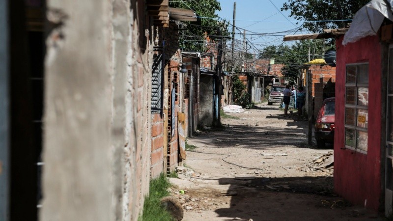 En Rosario cerca de cien mil personas viven en condiciones de indigencia.