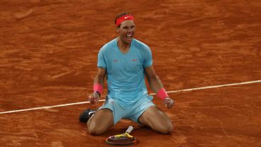 Una imagen repetida: Rafa Nadal festejando en el polvo francés
