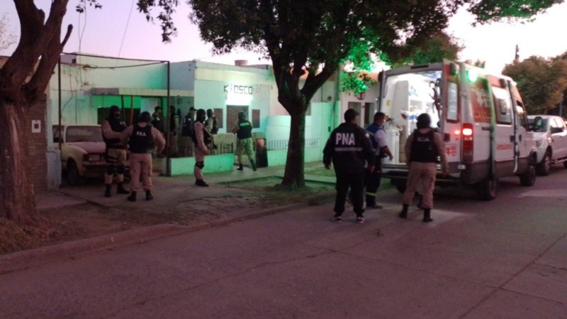 La casa y kiosco donde se produjo el tiroteo en Beltrán.