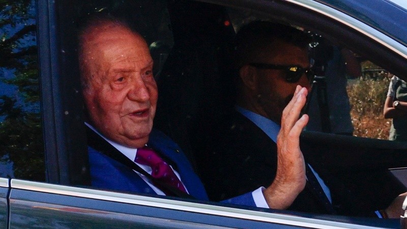 Juan Carlos I abdicó en 2014 y justificó su exilio para 