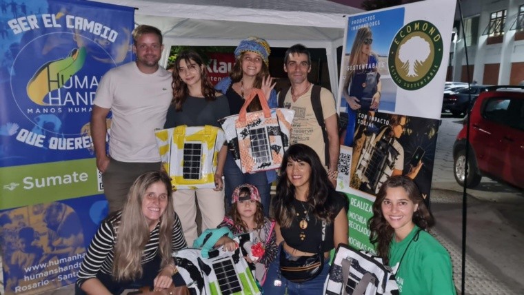 Parte del equipo a cargo de Ecomond, proyecto sustentable y de doble impacto.