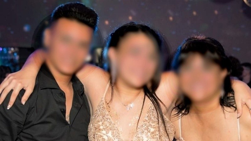 Andrea M. (derecha) y su hijo (izquierda), protagonistas de un escándalo de escuchas narco.