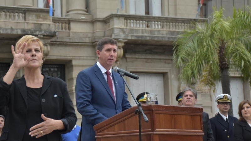 Pirola, a cargo del Ejecutivo, en el acto de este 25 en Santa Fe
