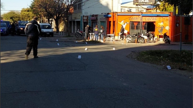 Personal policial trabajaba en la esquina donde ocurrió el ataque a balazos. 