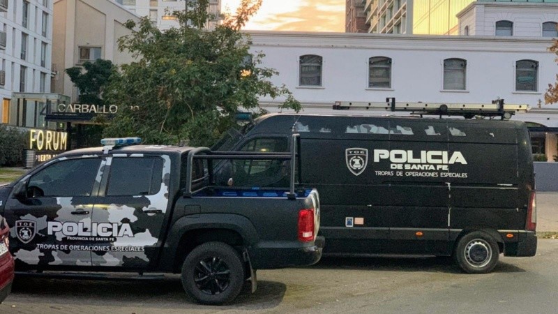 Grimaldi vive en Puerto Norte y su departamento fue allanado este martes por las TOE