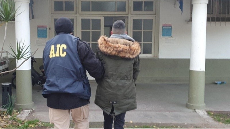 Ratita, cazado en su trabajo de conserje de un motel.