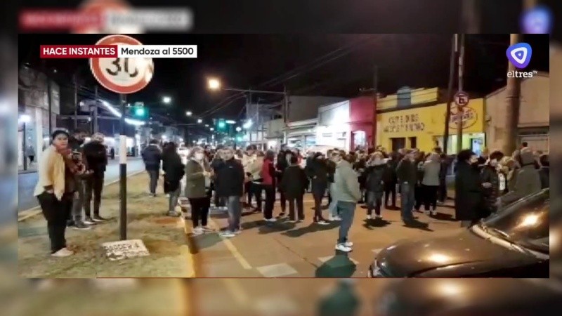 Inseguridad en Rosario: vecinos de barrio Azcuénaga salieron a la calle ...