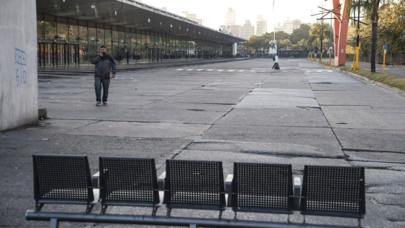 La Terminal sin colectivos bloqueada por los maleteros. 