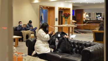 Incertidumbre en la recepción del hotel en Bariloche
