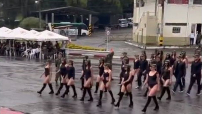 Tanto el Ejército como la agencia de modelaje Big Model se pronunciaron sobre el hecho.