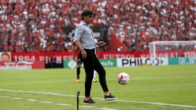 Javier Sanguinetti planea realizar algunos cambios en el equipo de Newell's que jugará ante San Lorenzo.