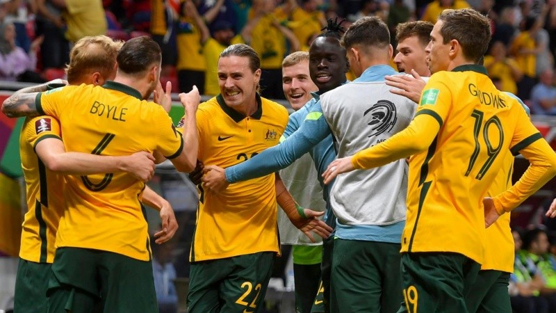 El festejo australiano tras la victoria que los puso en la final del repechaje para el Mundial. 