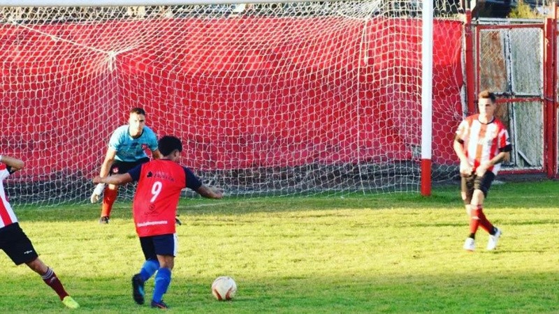 Según las autoridades, es la primera vez que ocurre una suspensión por un clásico en la provincia.