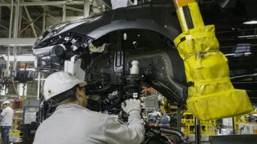 La empresa desembolsará un total de u$s350 millones para producir a partir de julio la Chevrolet Tracker en la planta que tiene la empresa en General Alvear.