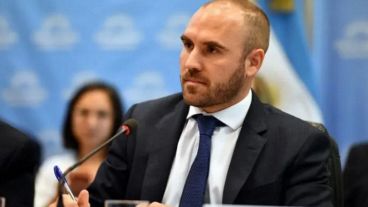 Guzmán: “La idea es que se puedan vender (bonos en pesos) sin marcar pérdidas”.