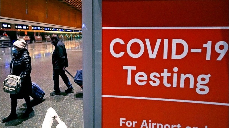 La medida se produce en el marco de una fuerte presión por parte de las aerolíneas y la industria de los viajes.