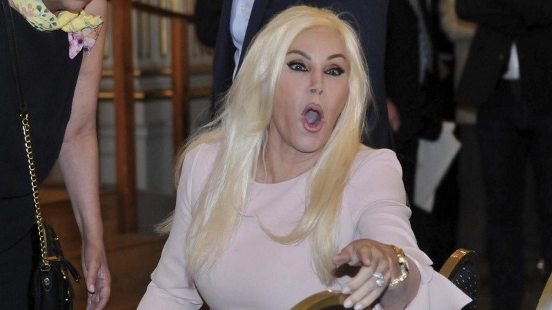 Susana volvió a tener un episodio con su teléfono y necesitó de sus seguidores para arreglarlo.