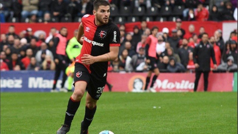 Julián Fernández firmó la renovación y por ahora se queda en la Lepra.