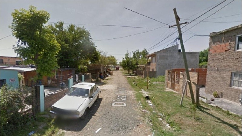 A la víctima de 40 años la encontraron tendida en la calle con la cabeza ensangrentrada.