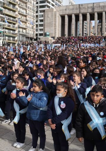 Del miedo al "sucio trapo rojo" a la amante de Belgrano: por qué todo 20 de Junio es político
