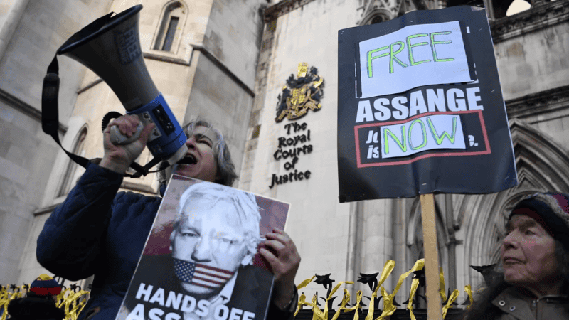 Assange publicó videos que prueban el asesinato de civiles en Irak por parte de EE.UU..