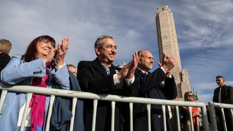 Ex combatientes de Malvinas de todo el país desfilaron en Rosario por el Día de la Bandera.