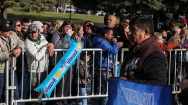 Ex combatientes de Malvinas de todo el país desfilaron en Rosario por el Día de la Bandera.