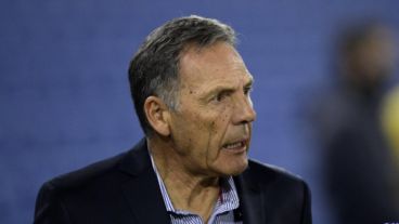 Russo conoce a Tévez porque lo dirigió en Boca y opinó sobre su arribo al equipo canalla.