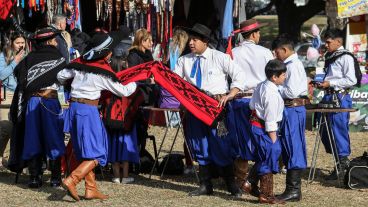 El Parque Nacional a la Bandera con muchísima gente este lunes Día de la Bandera.