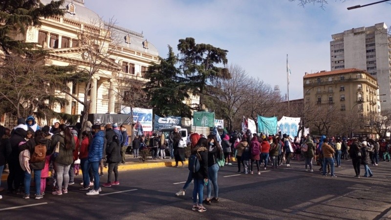 La movida empezó este jueves en la ciudad de La Plata y finalizará en Rosario.