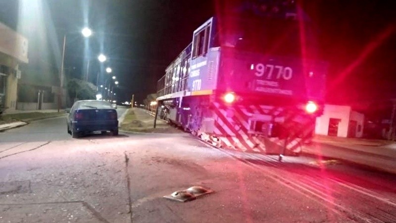 El hecho ocurrió horas después de la muerte de una pareja tras ser arrollados por el tren en Capitán Bermúdez. 