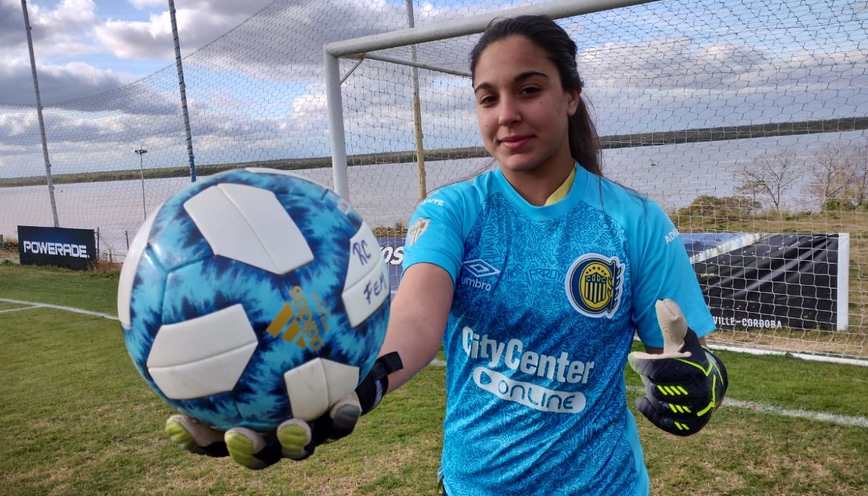 Tiene 14 años y ya debutó en Rosario Central: Paulina Aprile, la rosarina más joven en jugar en Primera