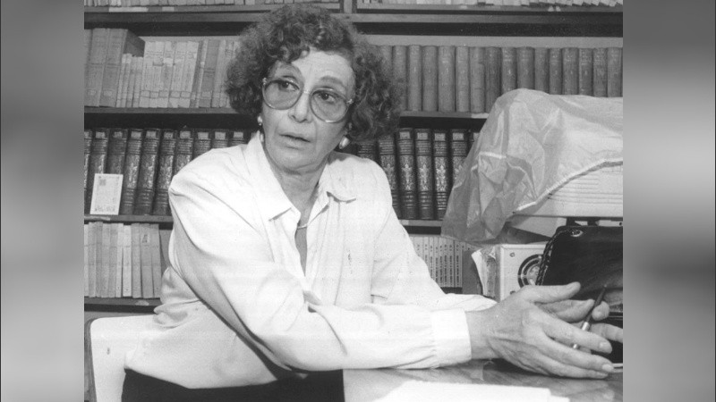 La profesora Hilda Habichayn creó, además, el primer Centro de Estudios Interdisciplinarios sobre las Mujeres (CEIM) y la Revista Zona Franca..