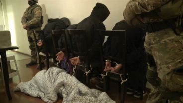 La detención fue en una casa de Roldán, donde también incautaron cocaína.