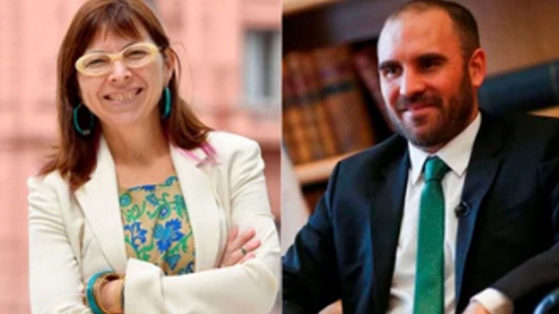 La designada ministra de Economía, Silvina Batakis y el funcionario saliente, Martín Guzmán.