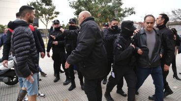 Los incidentes a la salida del Centro de Justicia Penal, tras la lectura del fallo del caso Guenchul