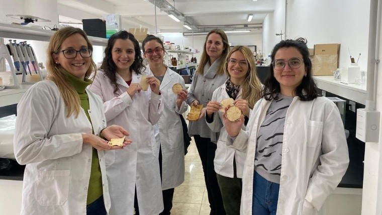 El equipo de investigadoras del Conicet-UNR que creó el cuero a base de hongos.