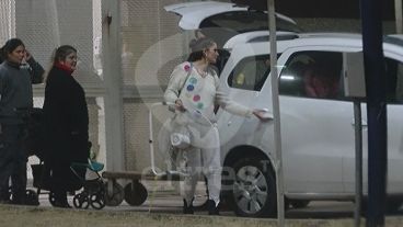 El momento de la salida de Priscila Denoya de la cárcel.