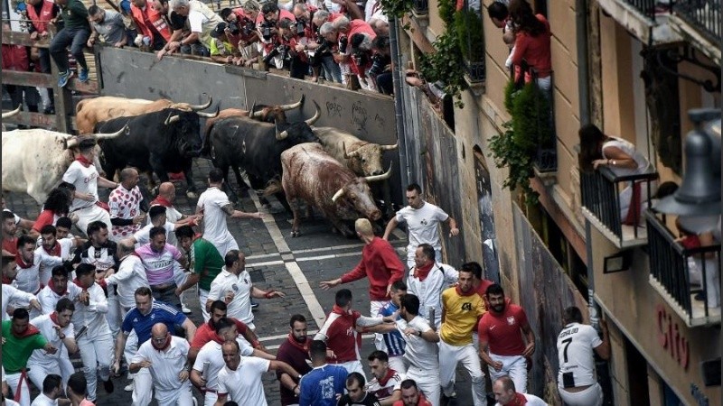 Gente de todo el mundo llega a Pamplona para participar de estas fiestas.