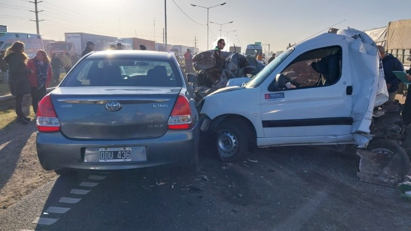 El impactante choque de este jueves por la tarde dejó dos personas fallecidas.