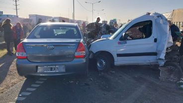 El impactante choque de este jueves por la tarde dejó dos personas fallecidas.