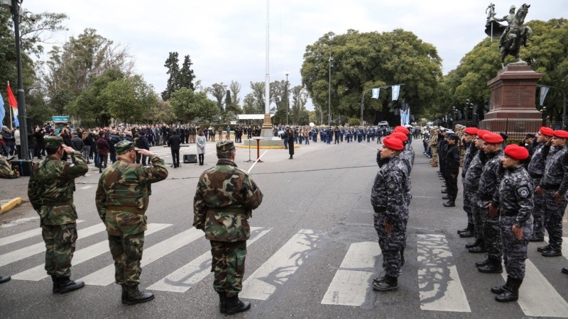 El acto oficial se realizó este sábado por la mañana en el Parque Independencia. 