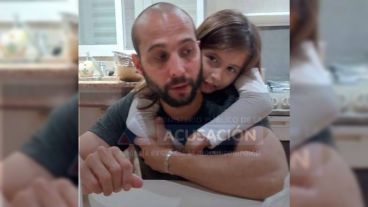 La imagen de las dos personas buscadas que difundió la Fiscalía Regional.