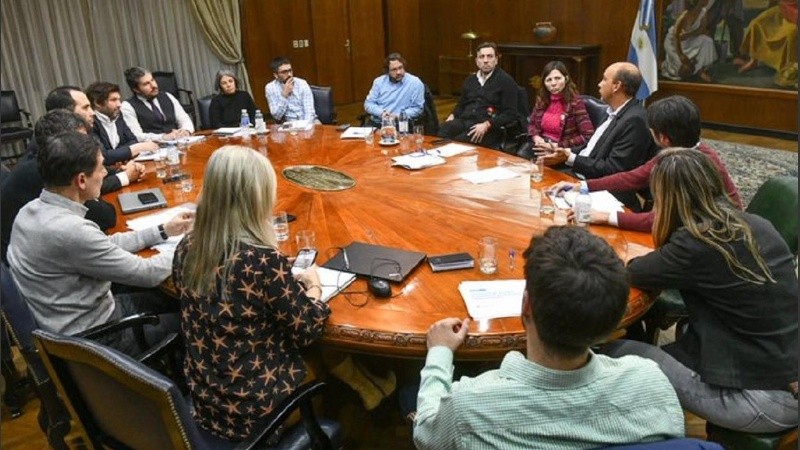 La primera reunión del equipo económico completo con la ministra Batakis.
