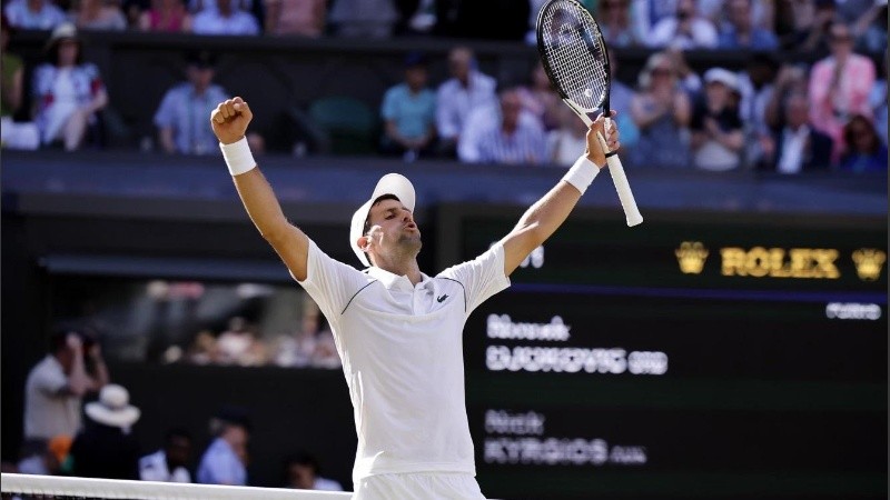 Novak Djokovic festeja su séptimo título en el All England Club.